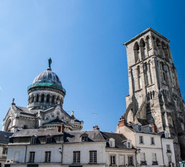 Tours Châteauneuf district